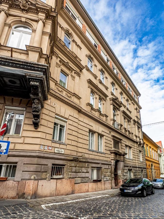 Buda Castle Cosy Apartment Budapeste Exterior foto